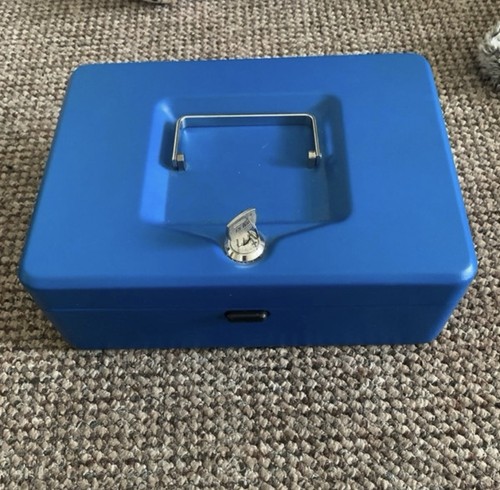 Lockable cash register - cash,